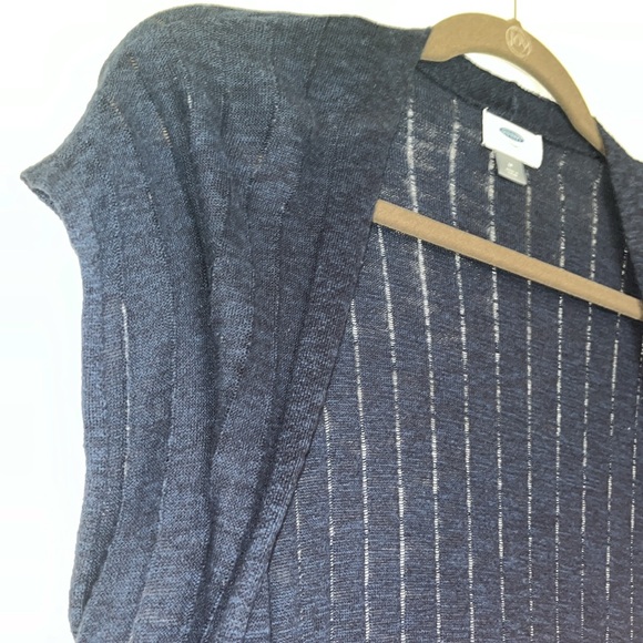 Old Navy Sleeveless Cardigan - Picture 3 of 6